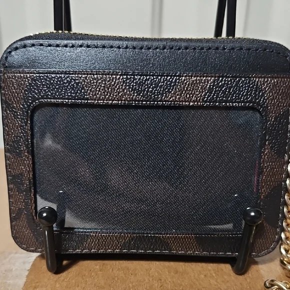 Coach NWOT Zip Around Signature Wallet - Picture 2 of 5